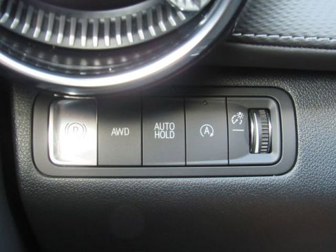 Used 2026 Chevrolet Equinox LT image 33