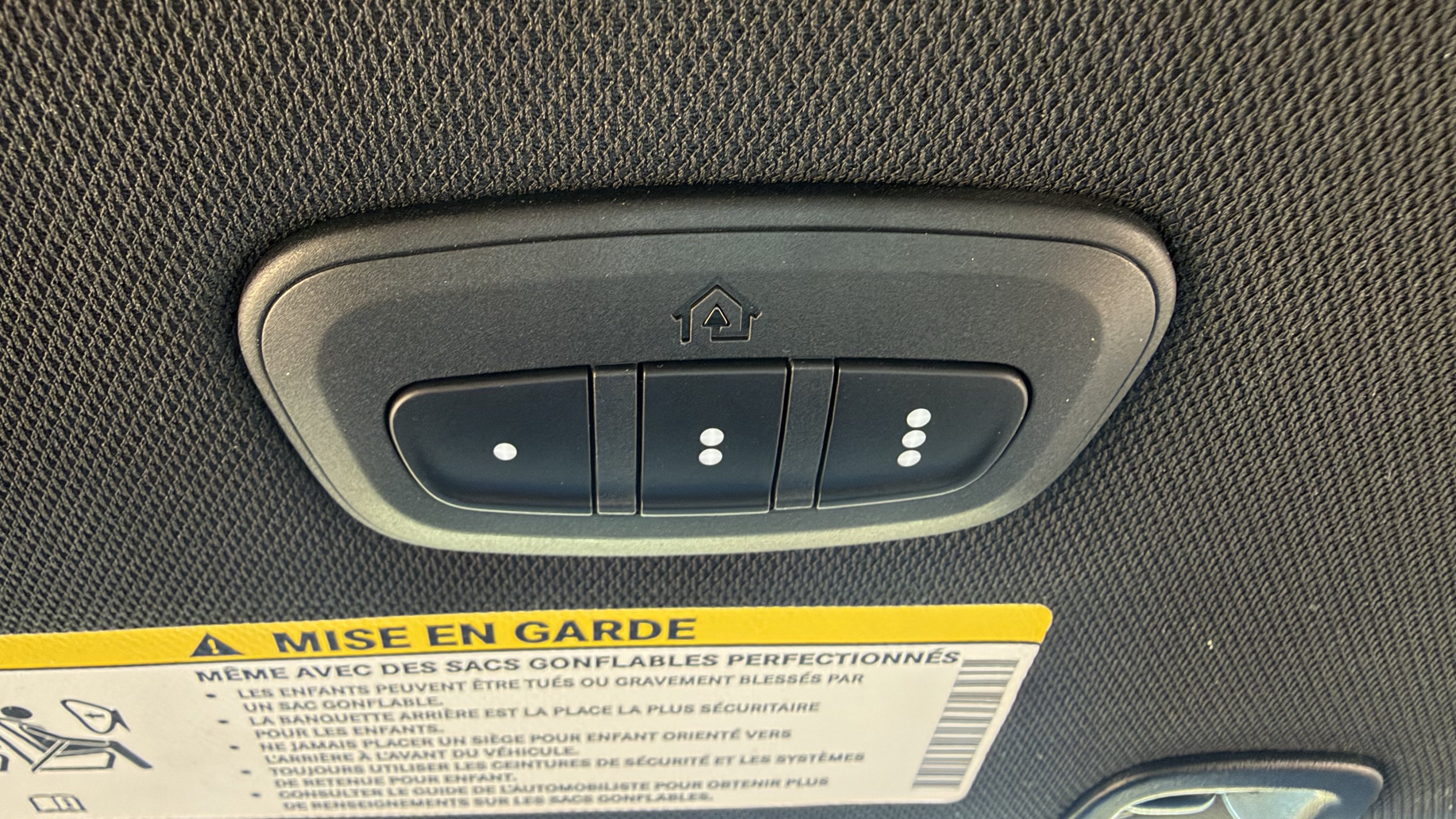 Used 2026 Chrysler Pacifica Limited w/ S Appearance Package FWD image 21