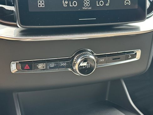 New 2026 Volvo XC90 B6 Plus image 19