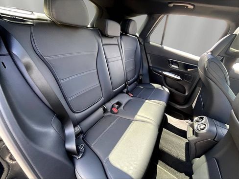 Used 2026 Mercedes-Benz GLC 300 4MATIC image 27