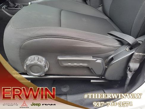 Used 2023 Jeep Gladiator Sport AWD/4WD image 18