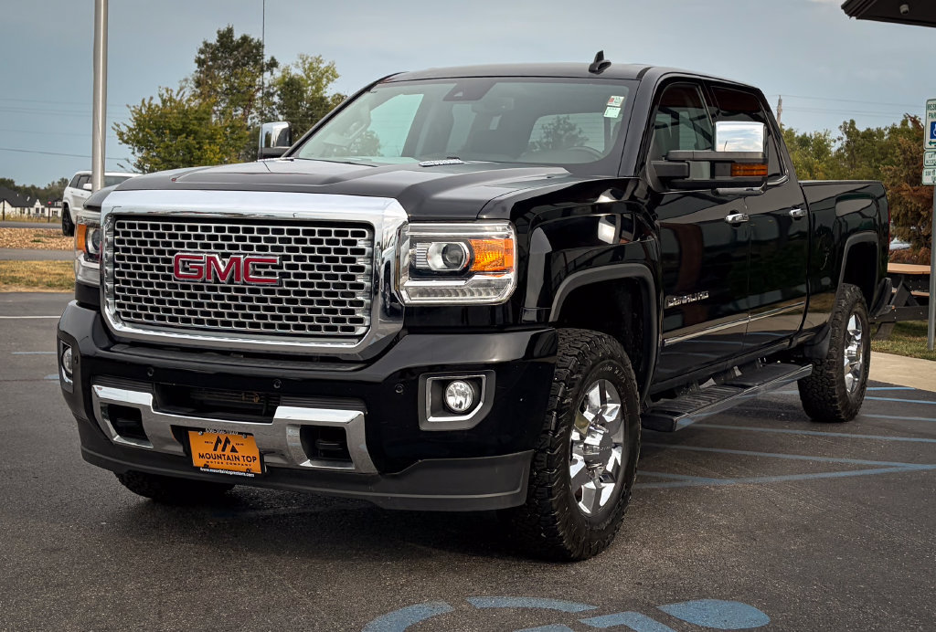Used 2016 GMC Sierra 3500 Denali w/ Duramax Plus Package AWD/4WD image 20