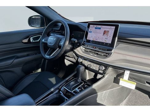 New 2026 Jeep Compass Trailhawk w/ Sun, Sound & Navigation Group AWD/4WD image 21