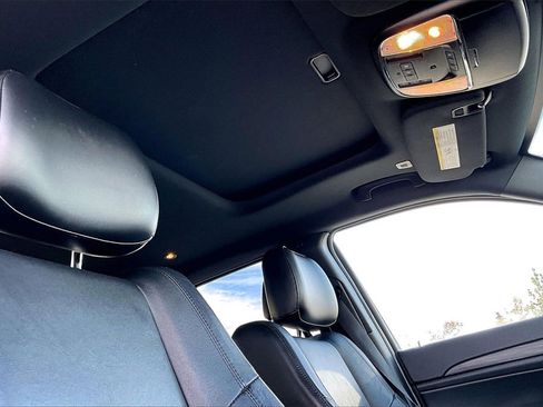 Used 2019 Jeep Grand Cherokee Altitude image 23