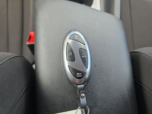 Used 2025 Hyundai Elantra SEL FWD image 12