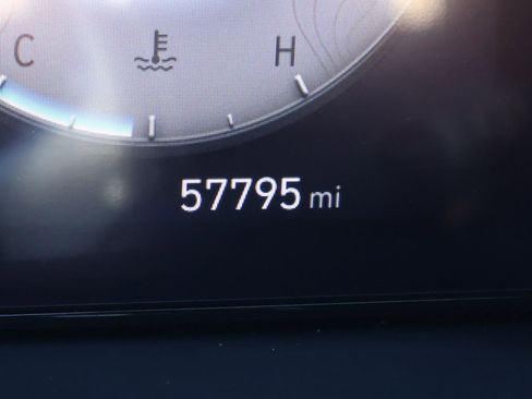 Used 2022 Hyundai Santa Cruz SEL Premium image 30