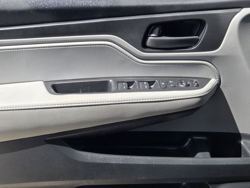 Used 2019 Honda Odyssey LX image 15