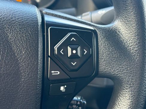 Certified 2022 Toyota Tacoma SR image 28