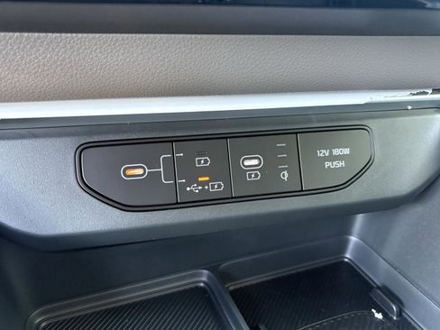 New 2026 Kia Carnival EX FWD image 40