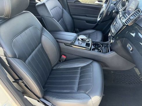 Used 2017 Mercedes-Benz GLE 350 w/ Premium 1 Package image 11