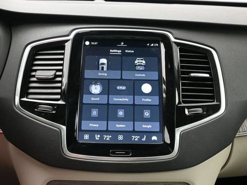 Used 2023 Volvo XC90 B5 Plus w/ Protection Package Premier AWD/4WD image 16