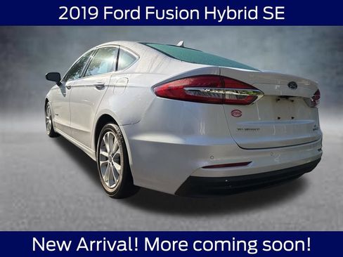 Used 2019 Ford Fusion SE FWD image 3