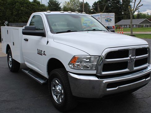 Used 2018 RAM 3500 Tradesman w/ Chrome Appearance Group AWD/4WD image 10