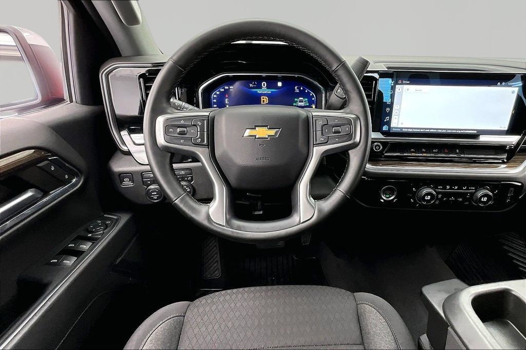 Used 2023 Chevrolet Silverado 1500 LT AWD/4WD image 5