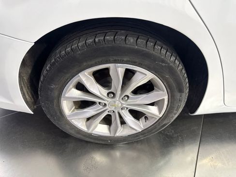 Used 2019 Chevrolet Malibu LT FWD image 18