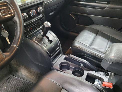 Used 2016 Jeep Patriot High Altitude AWD/4WD image 26