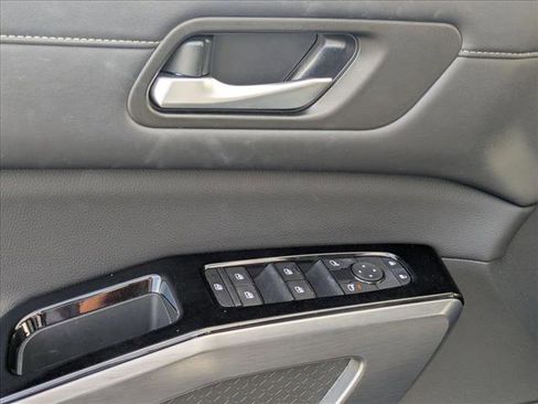 Certified 2024 Nissan Pathfinder SL w/ SL Premium Package image 6