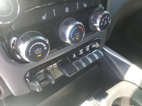Used 2025 RAM 1500 Big Horn AWD/4WD image 22