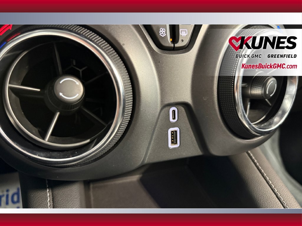 Used 2025 Chevrolet Blazer LT FWD image 32