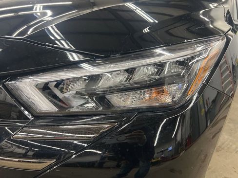 New 2025 Nissan Versa SR image 13