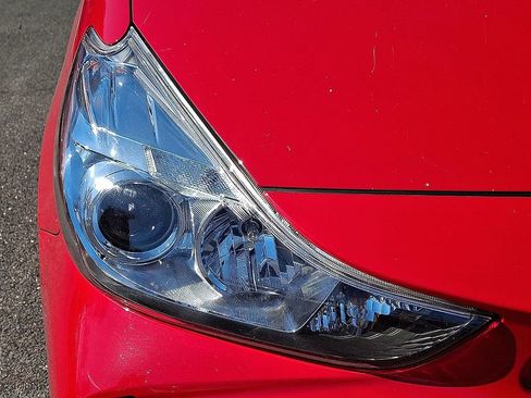 Used 2017 Toyota Prius V Two image 9