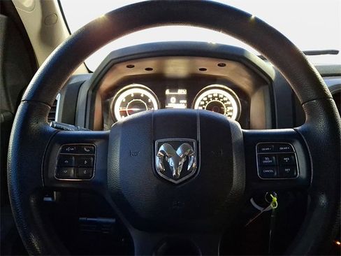 Used 2017 RAM 1500 Classic SLT image 25