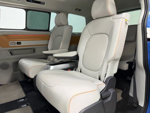 Used 2025 Volkswagen ID. Buzz 1st Edition image 19