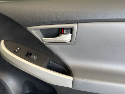 Used 2015 Toyota Prius Four FWD image 21
