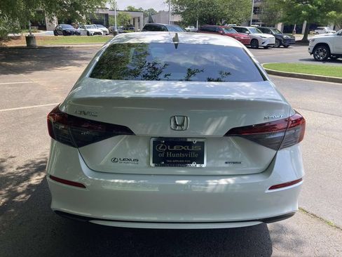 Used 2025 Honda Civic Sport image 3