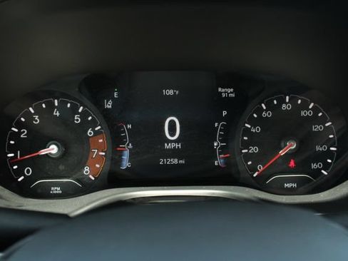 Used 2023 Jeep Compass Latitude AWD/4WD image 8