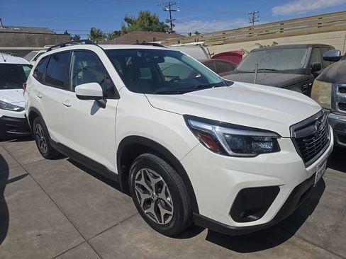 Used 2021 Subaru Forester Premium AWD/4WD image 2