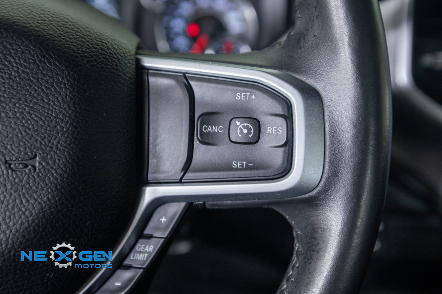 Used 2024 RAM 2500 Big Horn w/ Night Edition AWD/4WD image 16