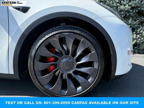 Used 2023 Tesla Model Y Performance image 14