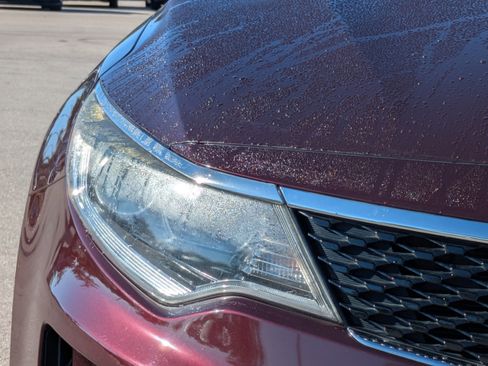 Used 2017 Kia Optima LX w/ Driver Convenience Package image 9