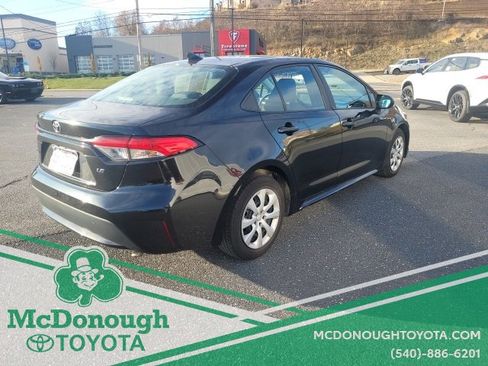 Used 2022 Toyota Corolla LE image 6
