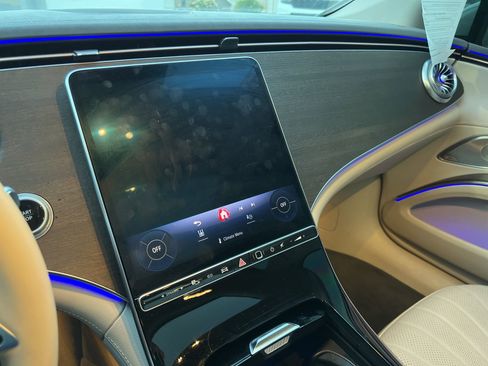 Used 2022 Mercedes-Benz EQS 450+ Sedan image 38