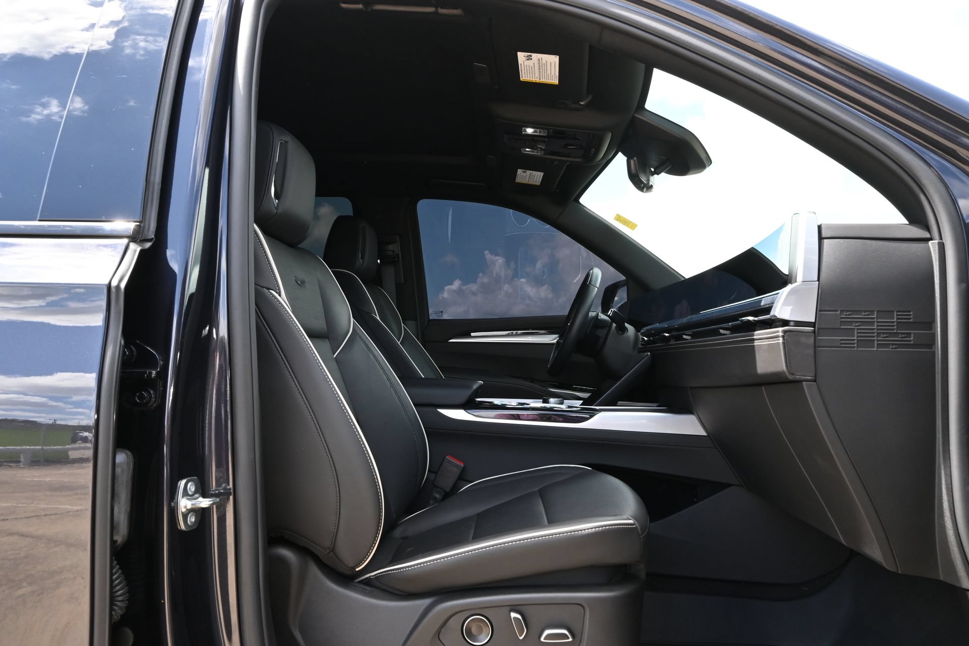 Certified 2026 Cadillac Escalade Sport w/ Touring Package AWD/4WD image 25