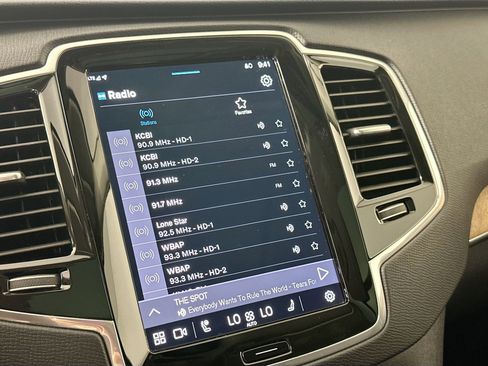 Certified 2024 Volvo XC90 B5 Plus image 15