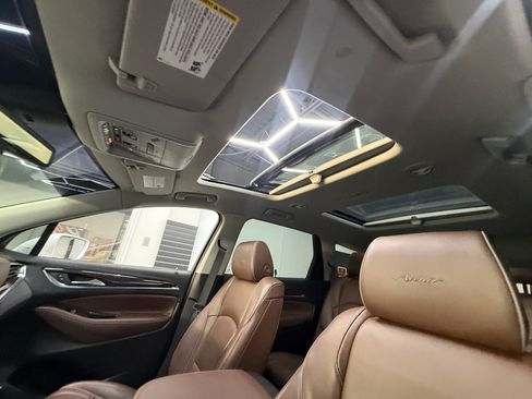 Used 2018 Buick Enclave Avenir w/ Avenir Technology Package AWD/4WD image 13