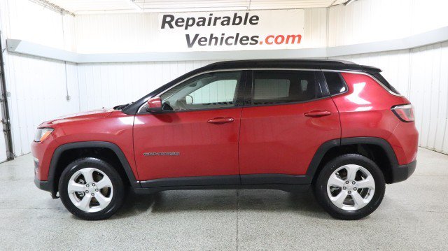 Used 2018 Jeep Compass Latitude w/ Popular Equipment Group AWD/4WD image 1