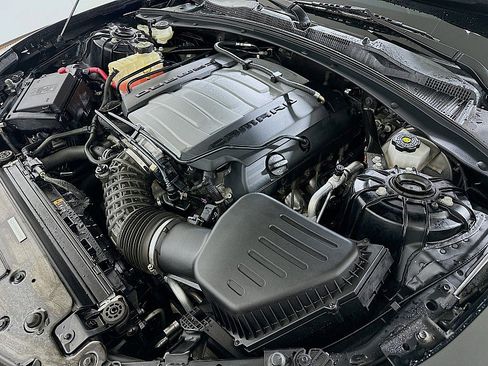 Used 2020 Chevrolet Camaro LT w/ Technology Package image 27