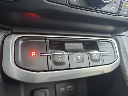 Used 2023 GMC Acadia SLE w/ Driver Convenience Package image 26