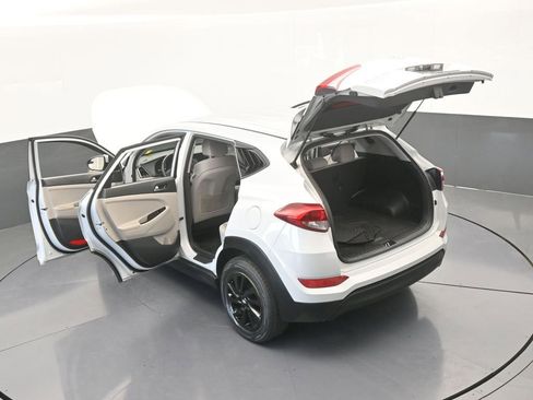 Used 2017 Hyundai Tucson SE image 63