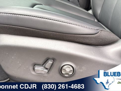 New 2026 Chrysler Voyager LX FWD image 11