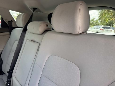 Used 2021 Hyundai Tucson SE FWD image 14