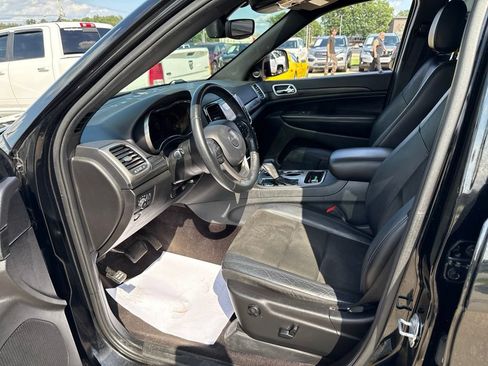 Used 2019 Jeep Grand Cherokee Altitude AWD/4WD image 25