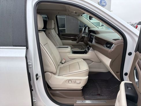 Used 2021 GMC Yukon Denali w/ Denali Premium Package image 31