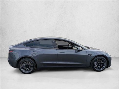 Used 2023 Tesla Model 3 Standard Range image 4