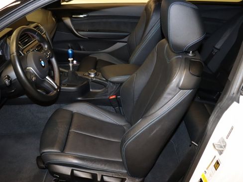 Used 2017 BMW M2 RWD image 39