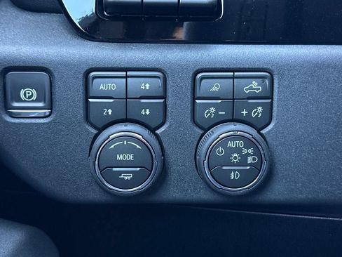 New 2026 Chevrolet Silverado 1500 High Country w/ High Country Premium Package AWD/4WD image 27